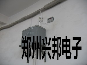 溝槽式廁所節(jié)水器在鄭州二七區(qū)長江東路小學(xué)安裝現(xiàn)場